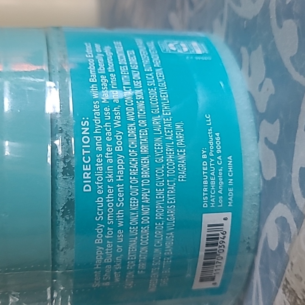 NIP Scent Happy 10 oz Body Scrub Coconut Coast - Picture 3 of 3